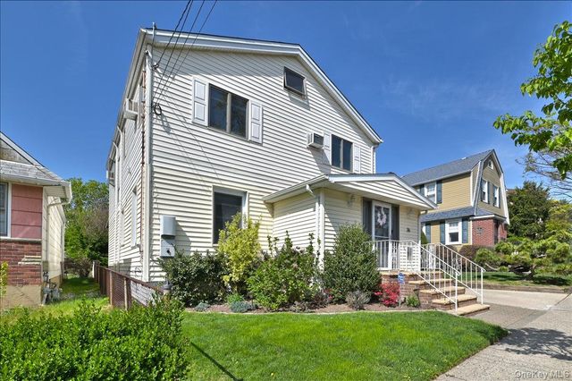 36 Barwick Street, Floral Park, NY 11001