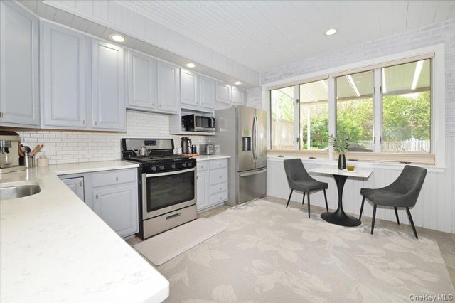 36 Barwick Street, Floral Park, NY 11001