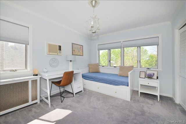 36 Barwick Street, Floral Park, NY 11001