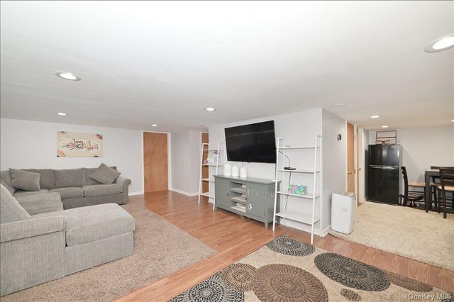 36 Barwick Street, Floral Park, NY 11001