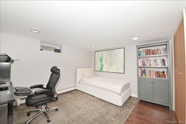 36 Barwick Street, Floral Park, NY 11001