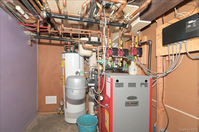 36 Barwick Street, Floral Park, NY 11001