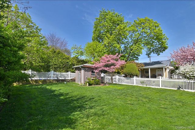 36 Barwick Street, Floral Park, NY 11001