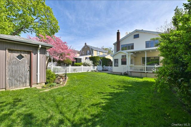 36 Barwick Street, Floral Park, NY 11001