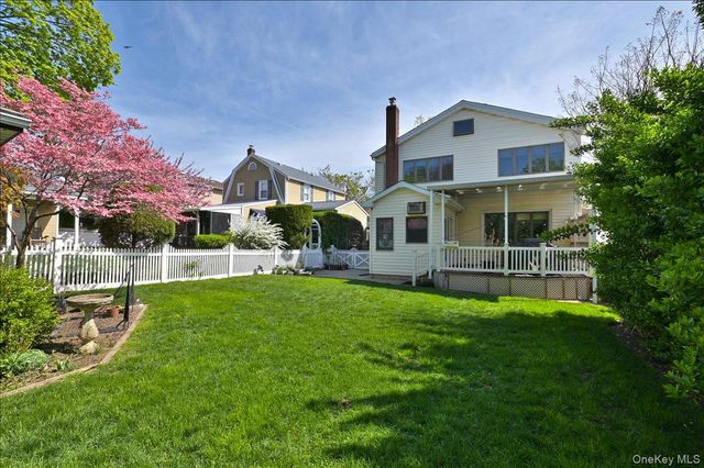 36 Barwick Street, Floral Park, NY 11001