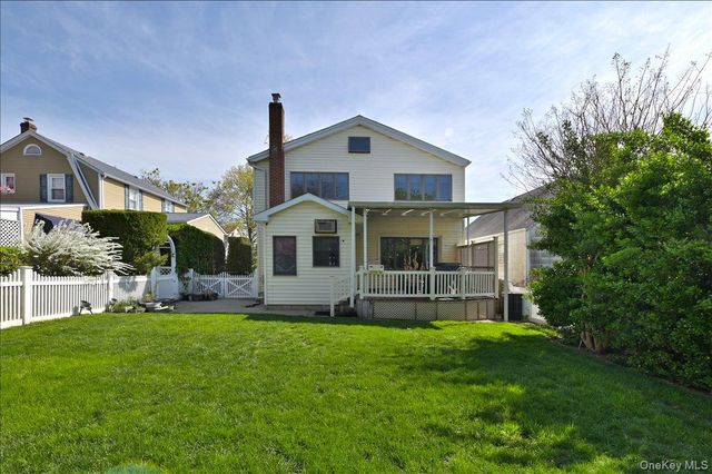 36 Barwick Street, Floral Park, NY 11001