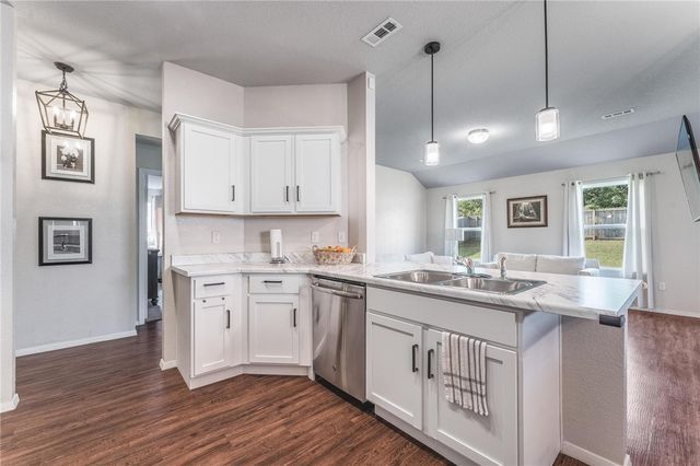 130 E Glendale Lane, Rogers, AR 72758