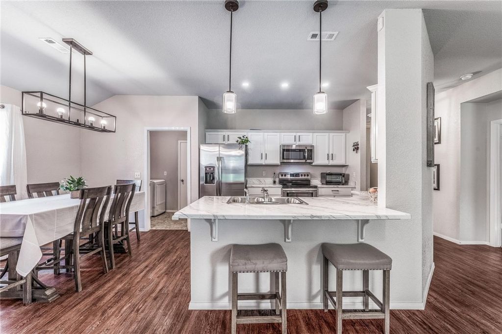 130 E Glendale Lane, Rogers, AR 72758