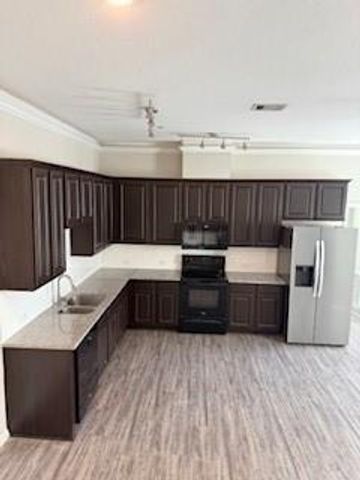 7479 Thunder Street, Pearland, TX 77584