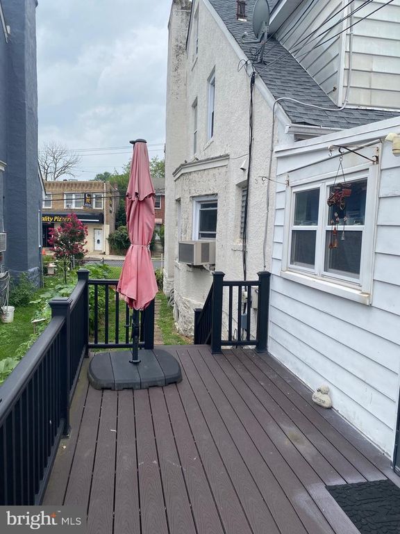 209 N WYCOMBE AVE, Lansdowne, PA 19050