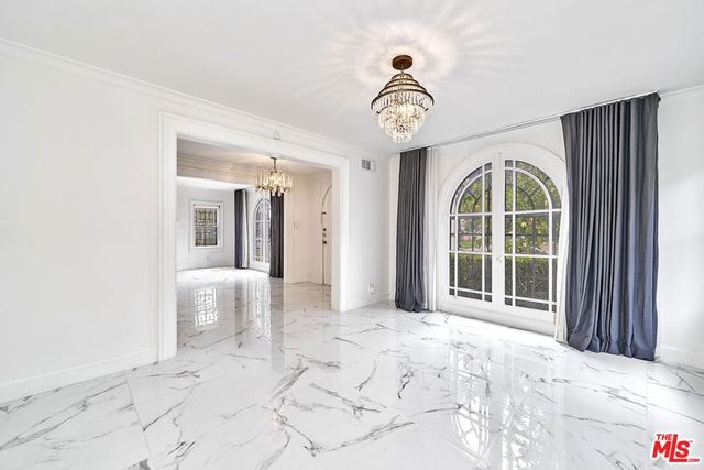860 S Norton Avenue, Los Angeles, CA 90005