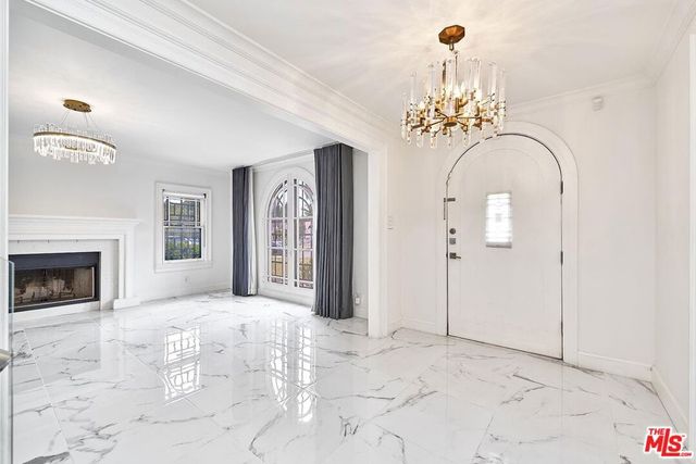 860 S Norton Avenue, Los Angeles, CA 90005