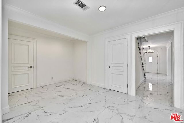 860 S Norton Avenue, Los Angeles, CA 90005