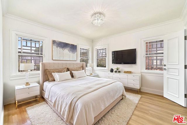 860 S Norton Avenue, Los Angeles, CA 90005