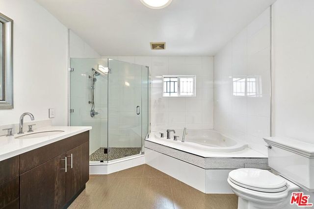 860 S Norton Avenue, Los Angeles, CA 90005