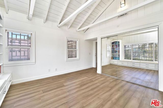 860 S Norton Avenue, Los Angeles, CA 90005