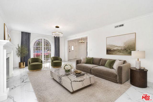 860 S Norton Avenue, Los Angeles, CA 90005