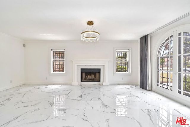 860 S Norton Avenue, Los Angeles, CA 90005