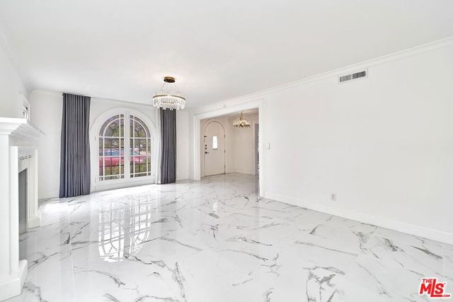 860 S Norton Avenue, Los Angeles, CA 90005