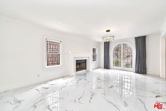 860 S Norton Avenue, Los Angeles, CA 90005