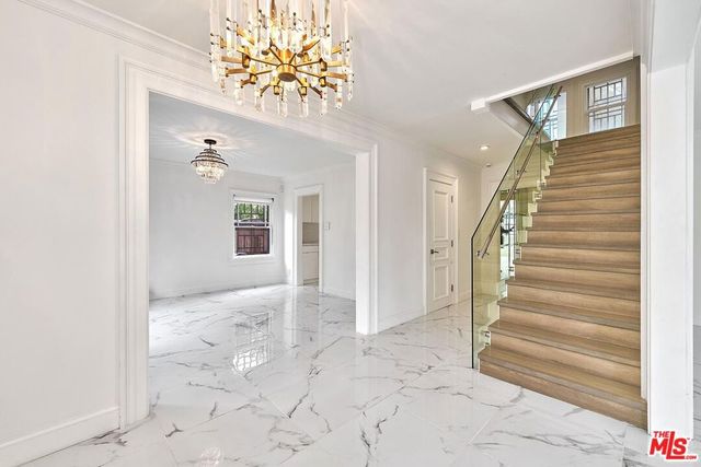 860 S Norton Avenue, Los Angeles, CA 90005