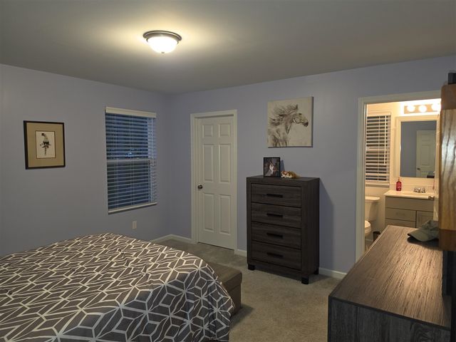 10340 Swan Lake Circle, Ypsilanti, MI 48197