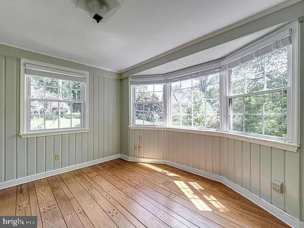 Image 17 of property listing at 21 KENTBURY WAY, Bethesda, MD 20814