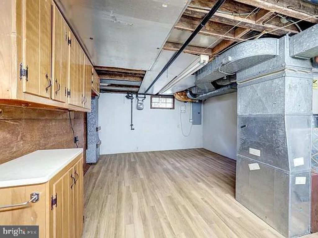 Image 24 of property listing at 21 KENTBURY WAY, Bethesda, MD 20814