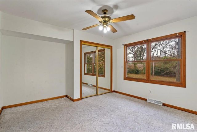 9 COACHLIGHT Court, Springfield, IL 62703