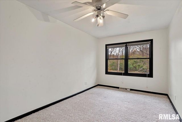 9 COACHLIGHT Court, Springfield, IL 62703