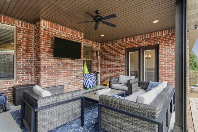 970 Clark Circle, Bentonville, AR 72713