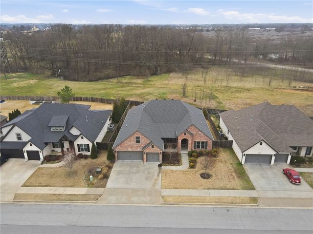 970 Clark Circle, Bentonville, AR 72713