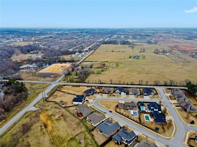 970 Clark Circle, Bentonville, AR 72713