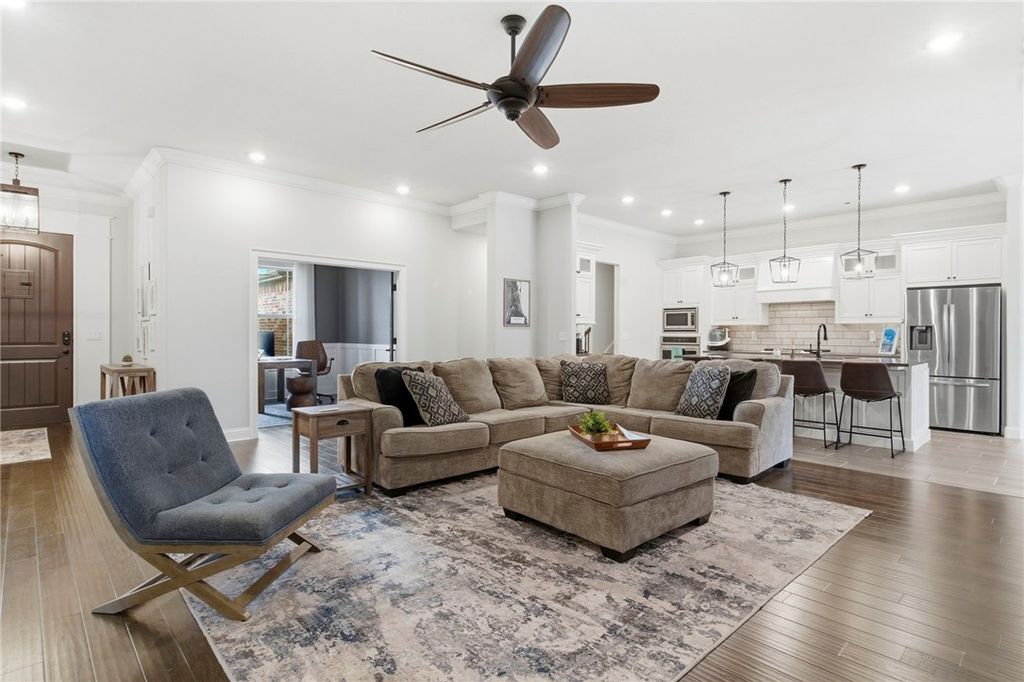 970 Clark Circle, Bentonville, AR 72713