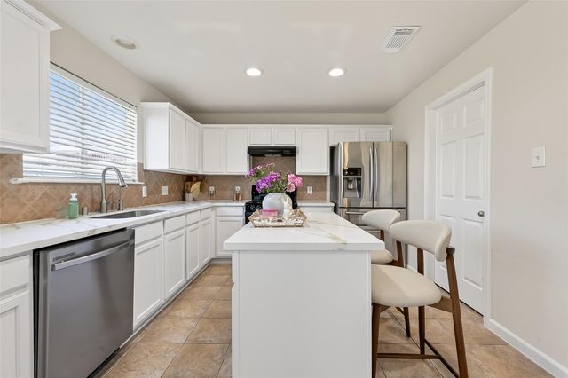 1915 Tommy Lane, Missouri City, TX 77489