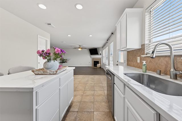 1915 Tommy Lane, Missouri City, TX 77489