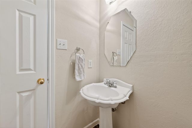 1915 Tommy Lane, Missouri City, TX 77489