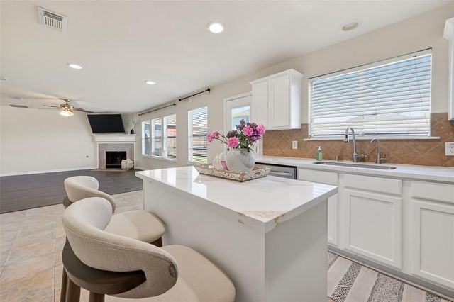 1915 Tommy Lane, Missouri City, TX 77489