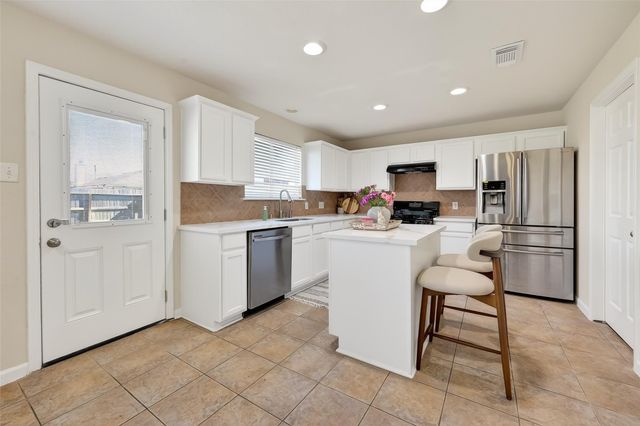 1915 Tommy Lane, Missouri City, TX 77489