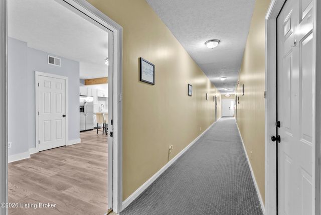 925 E 7th St APT 104, Jeffersonville, IN 47130