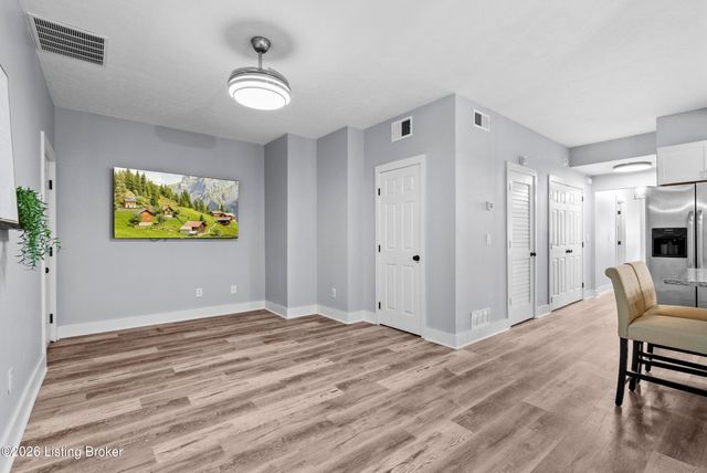 925 E 7th St APT 104, Jeffersonville, IN 47130
