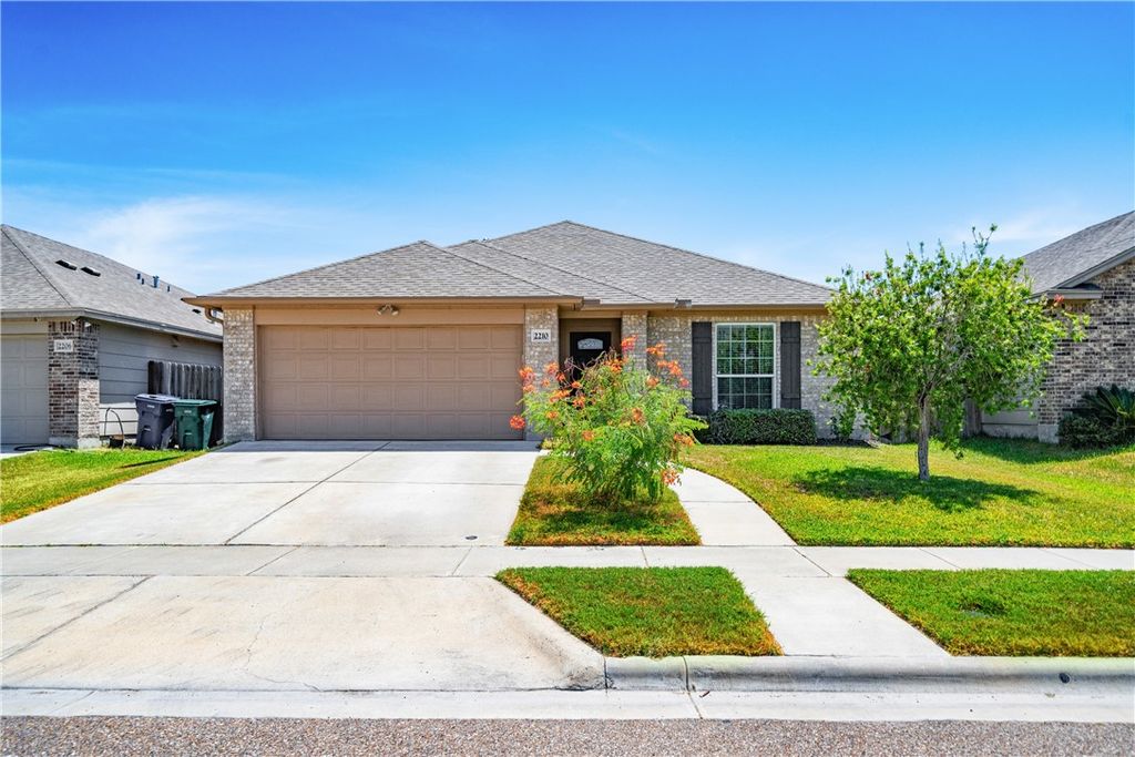 2210 Spoonbill Dr, Corpus Christi, TX 78414 — exterior