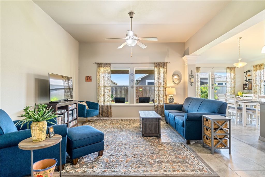2210 Spoonbill Dr, Corpus Christi, TX 78414 — photo 4
