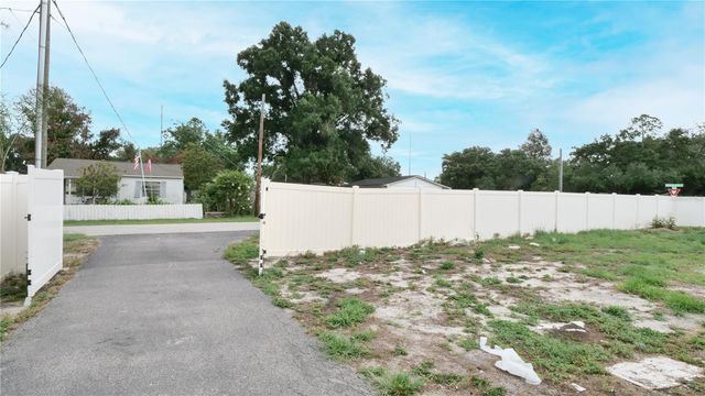 9708 FOREST HILLS DRIVE, Tampa, FL 33612