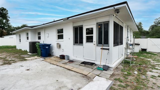 9708 FOREST HILLS DRIVE, Tampa, FL 33612