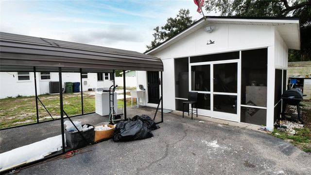 9708 FOREST HILLS DRIVE, Tampa, FL 33612