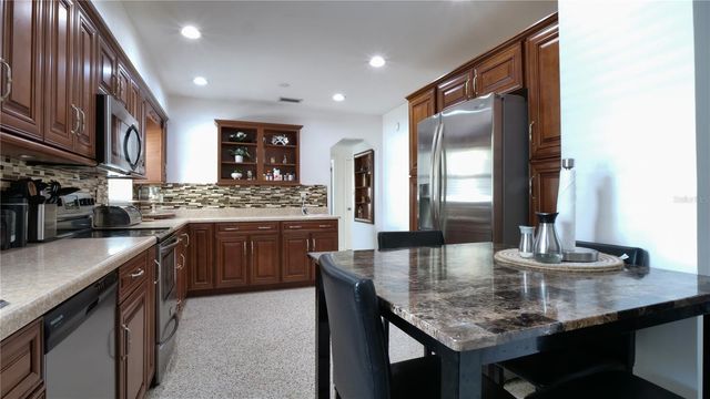 9708 FOREST HILLS DRIVE, Tampa, FL 33612