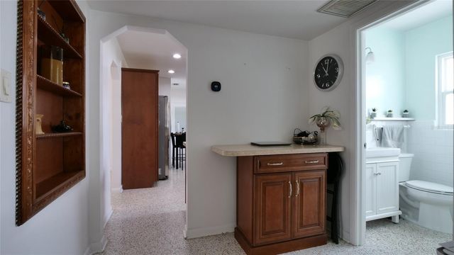 9708 FOREST HILLS DRIVE, Tampa, FL 33612