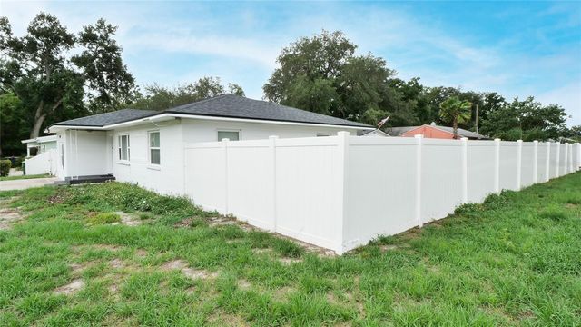 9708 FOREST HILLS DRIVE, Tampa, FL 33612