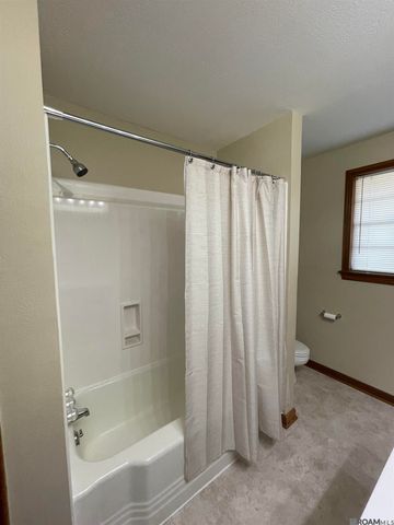 8037 Florida Blvd, Denham Springs, LA 70726